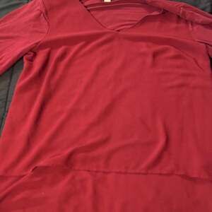 Michael Kors Burgundy V-Neck Mixed Media 3/4 Sleeve Blouse